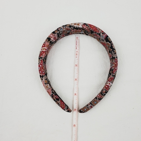 Non-Slip fabric knotted paisley pattern headban - Picture 9 of 10